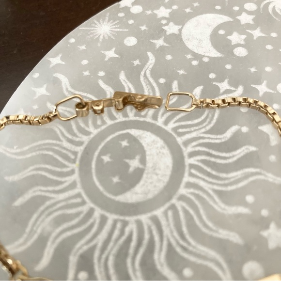 Avon Vintage Gilded Bar Gold Tone Bracelet with box - Picture 3 of 3